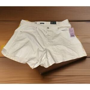 Wild Fable Women’s High Rise White Shorts Easy Rigid Size 17